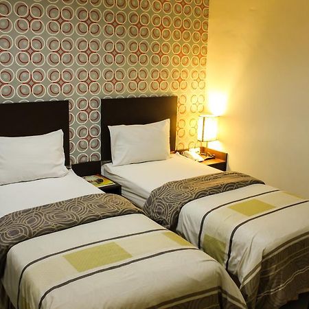 Vindhika Hotel Makasar Zewnętrze zdjęcie