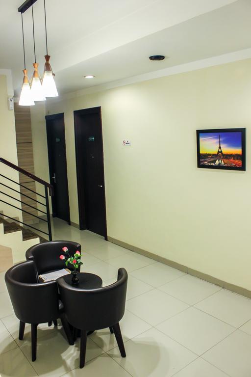 Vindhika Hotel Makasar Zewnętrze zdjęcie