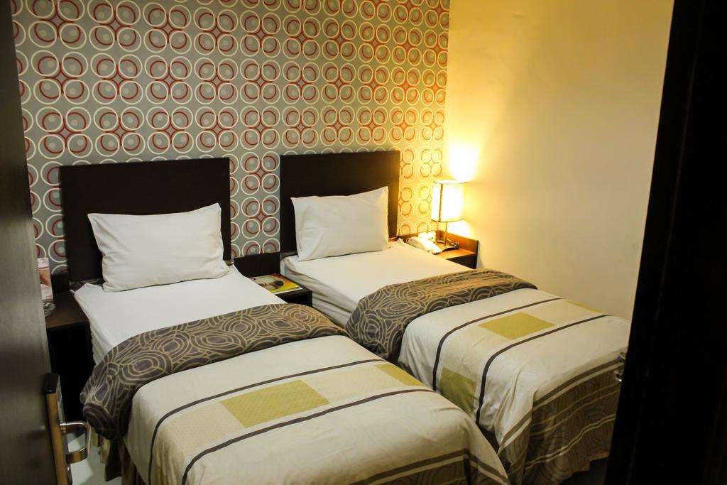 Vindhika Hotel Makasar Zewnętrze zdjęcie