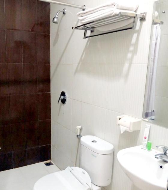 Vindhika Hotel Makasar Pokój zdjęcie